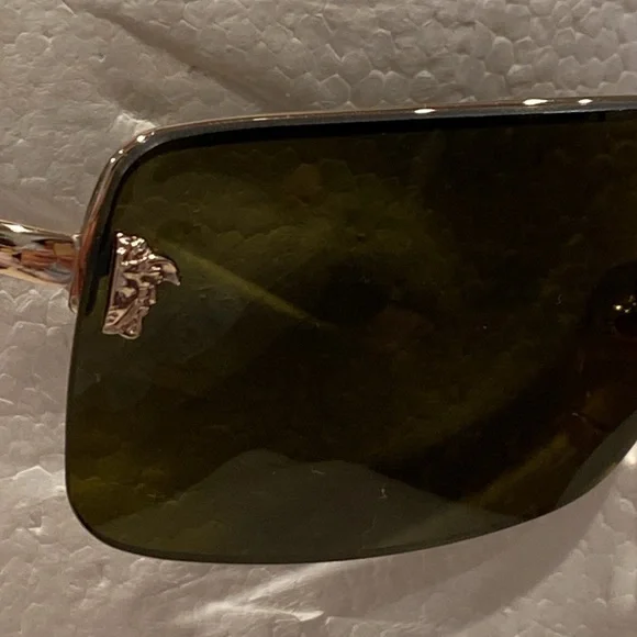 Versace | Accessories | Versace Unisex Sunglasses Vintage  display picture 3